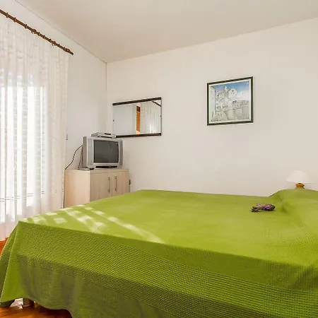 Schoene Nur 300 Meter Bis Zum Mit Kueche, Bad, Klima, Parkplatz Apartamento Valbandon